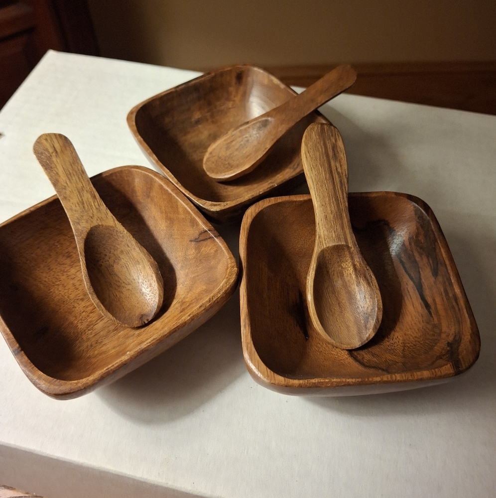 Vintage 1960s Philippines Hand Carved Small Wooden Dishes w/ Spoons – Set of 3